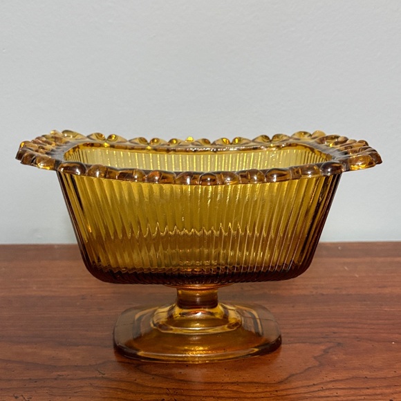 Vintage Amber Glass Pedestal Bowl Scalloped Edge - Picture 2 of 7